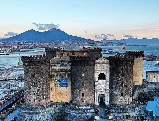 car hire with driver in Naples
