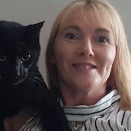 Sharon Robinson — Vet in Shellharbour, NSW