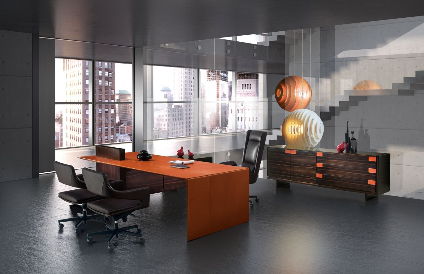 Een modern kantoor met een groot oranje bureau en stoelen