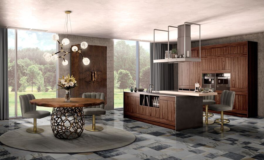 Een keuken met een tafel, stoelen en een groot raam.