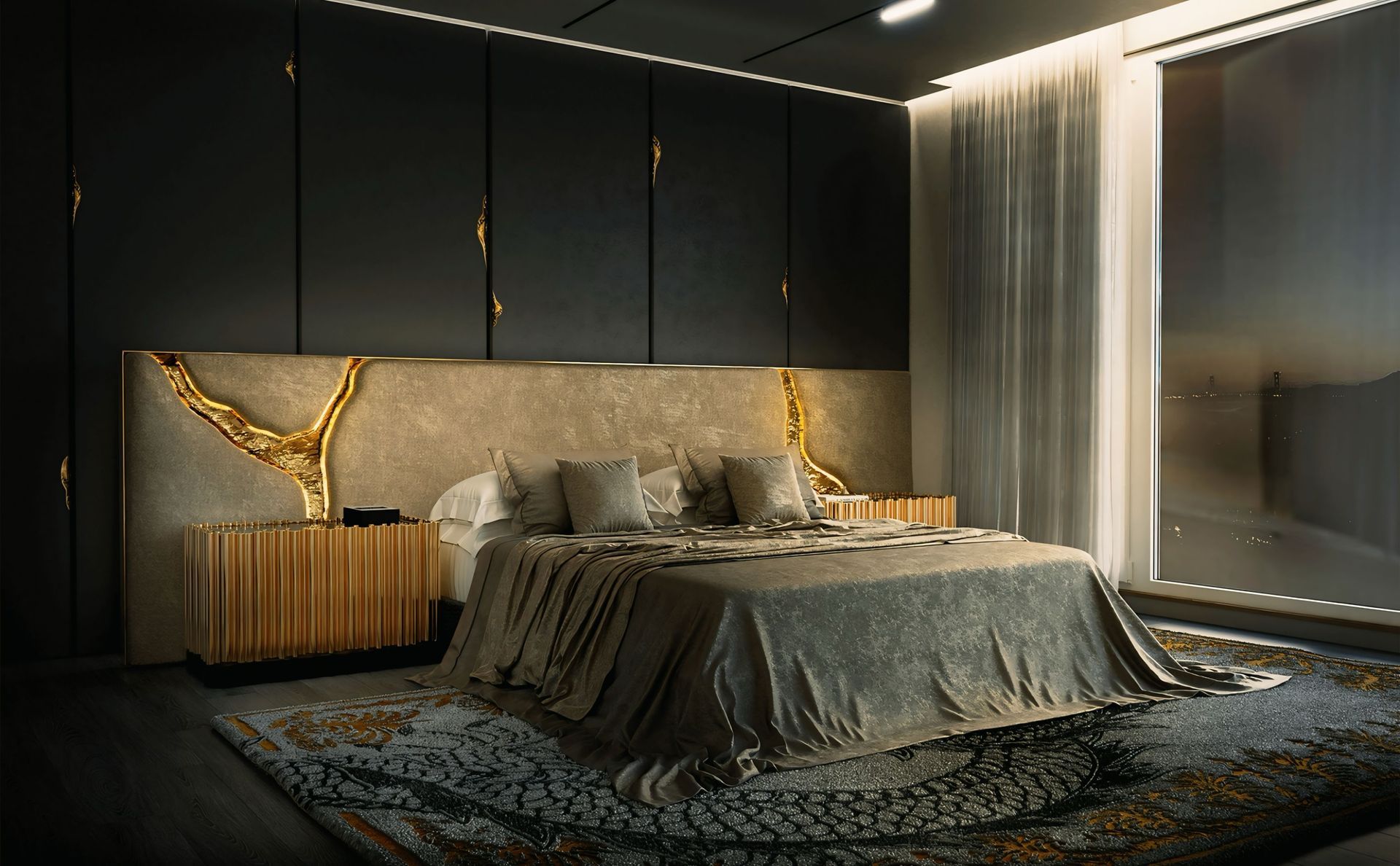 Een slaapkamer met een groot bed, nachtkastjes en een groot raam.