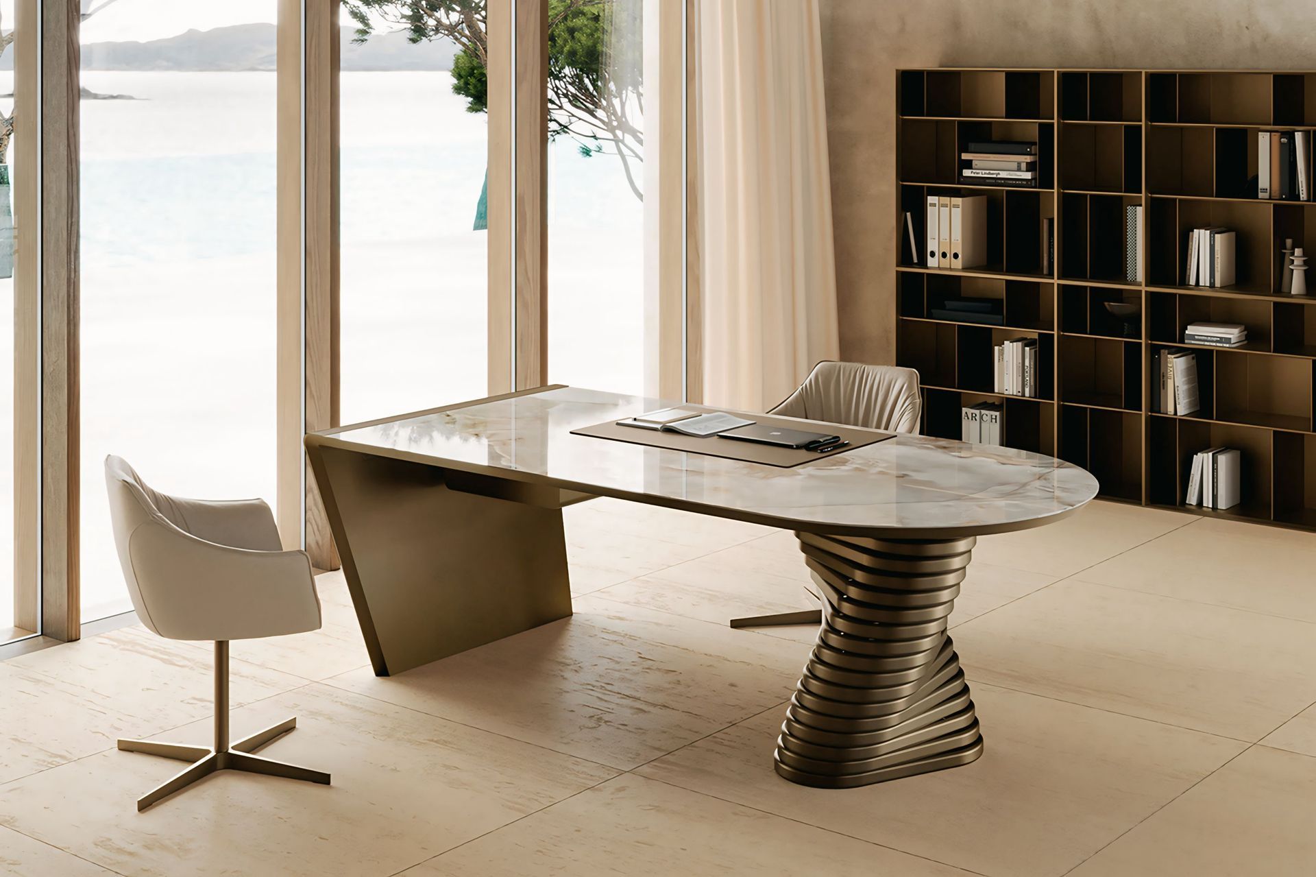 Een kamer met een tafel, stoelen en een boekenplank