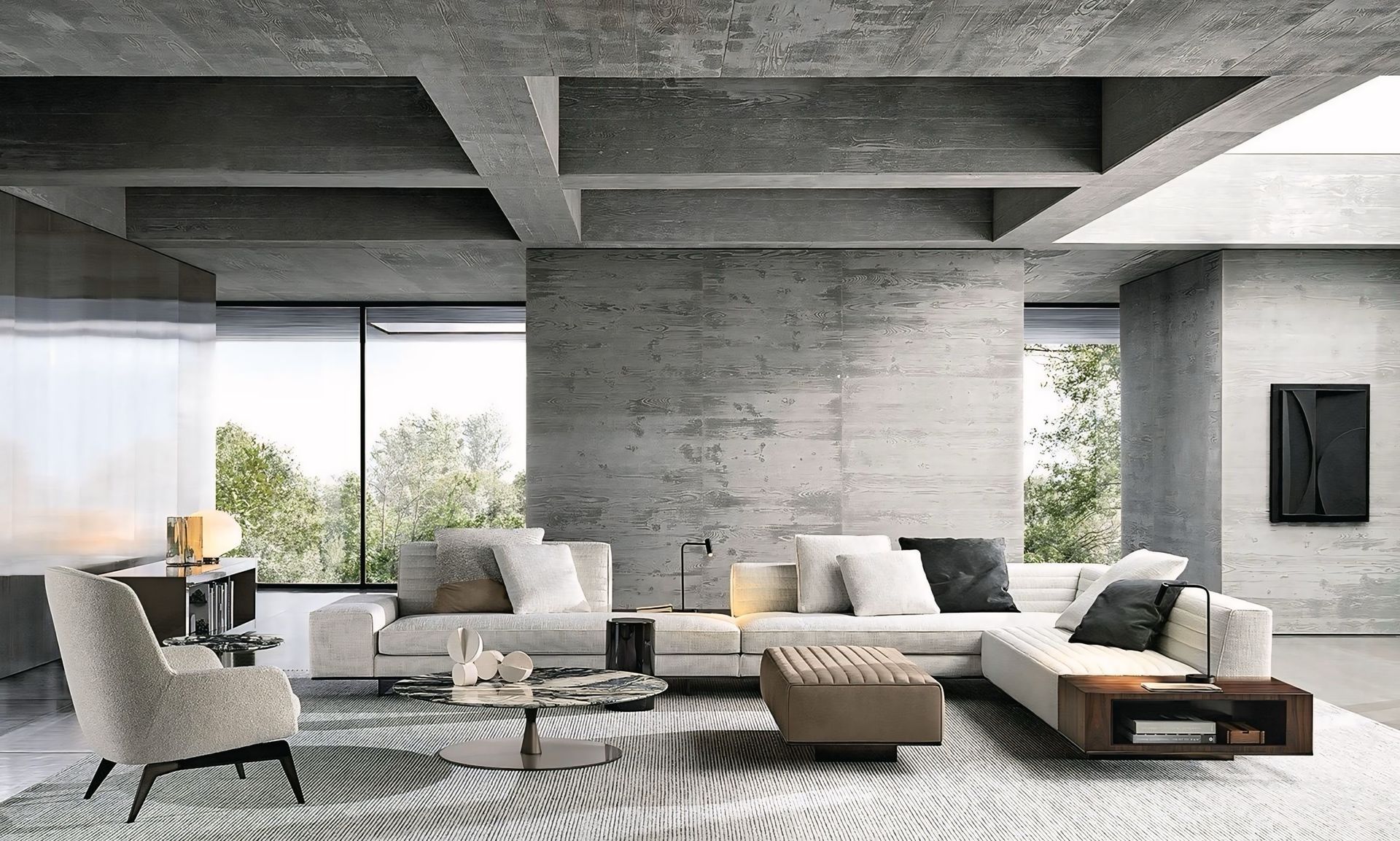 Een woonkamer met een grote hoekbank en stoelen