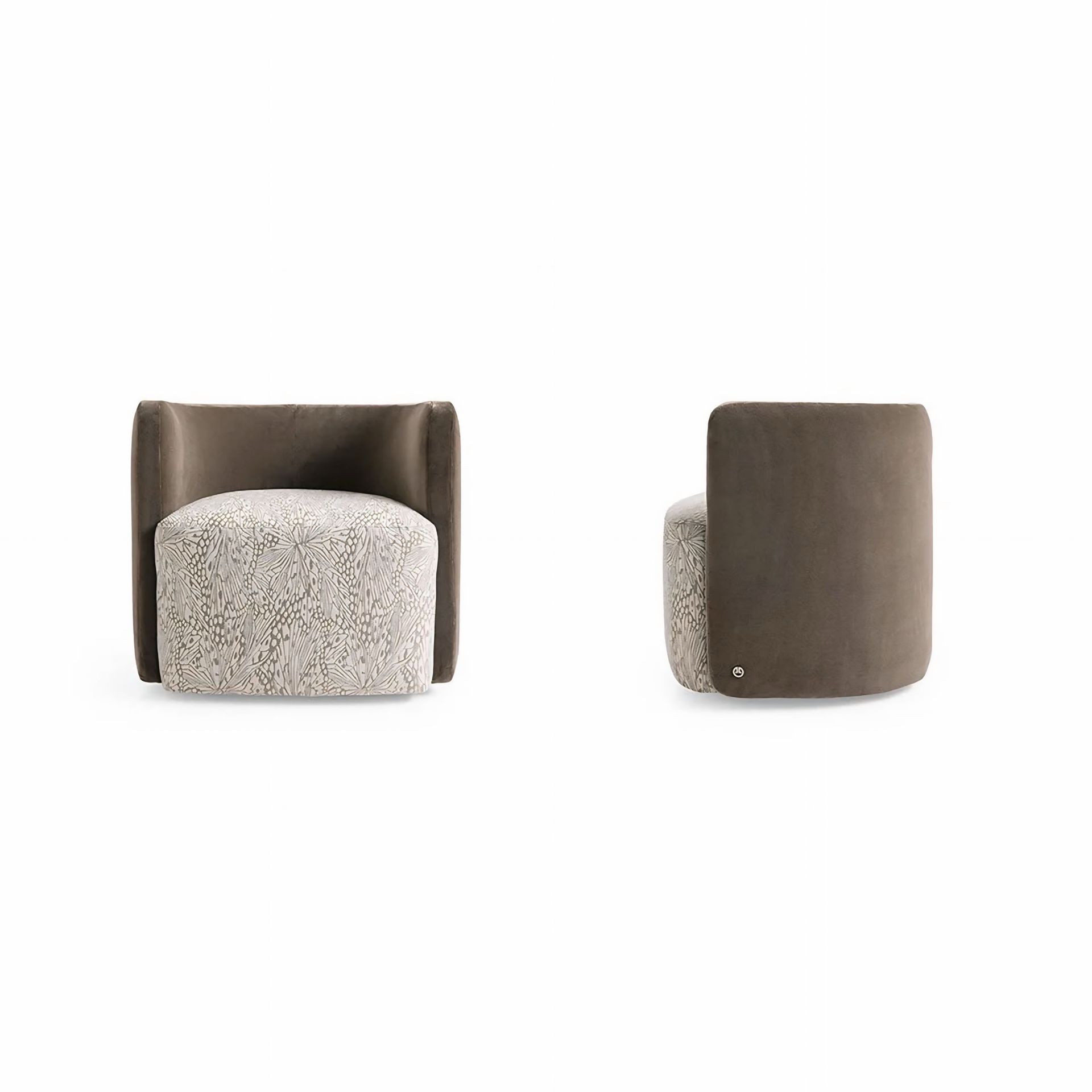 Een paar stoelen naast elkaar op een witte achtergrond.