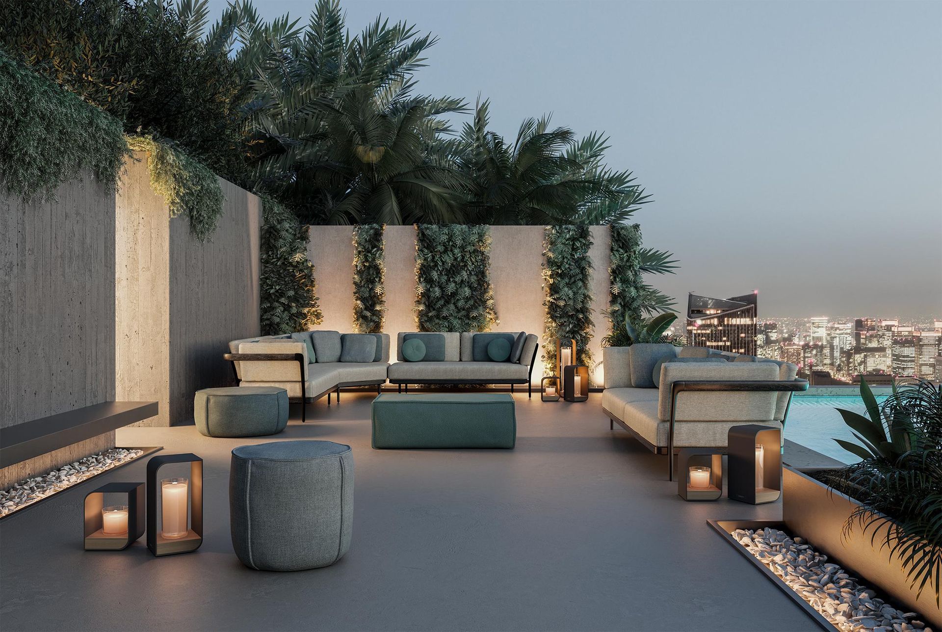 Een terras met een bank, poefs, lantaarns en uitzicht op de stad.
