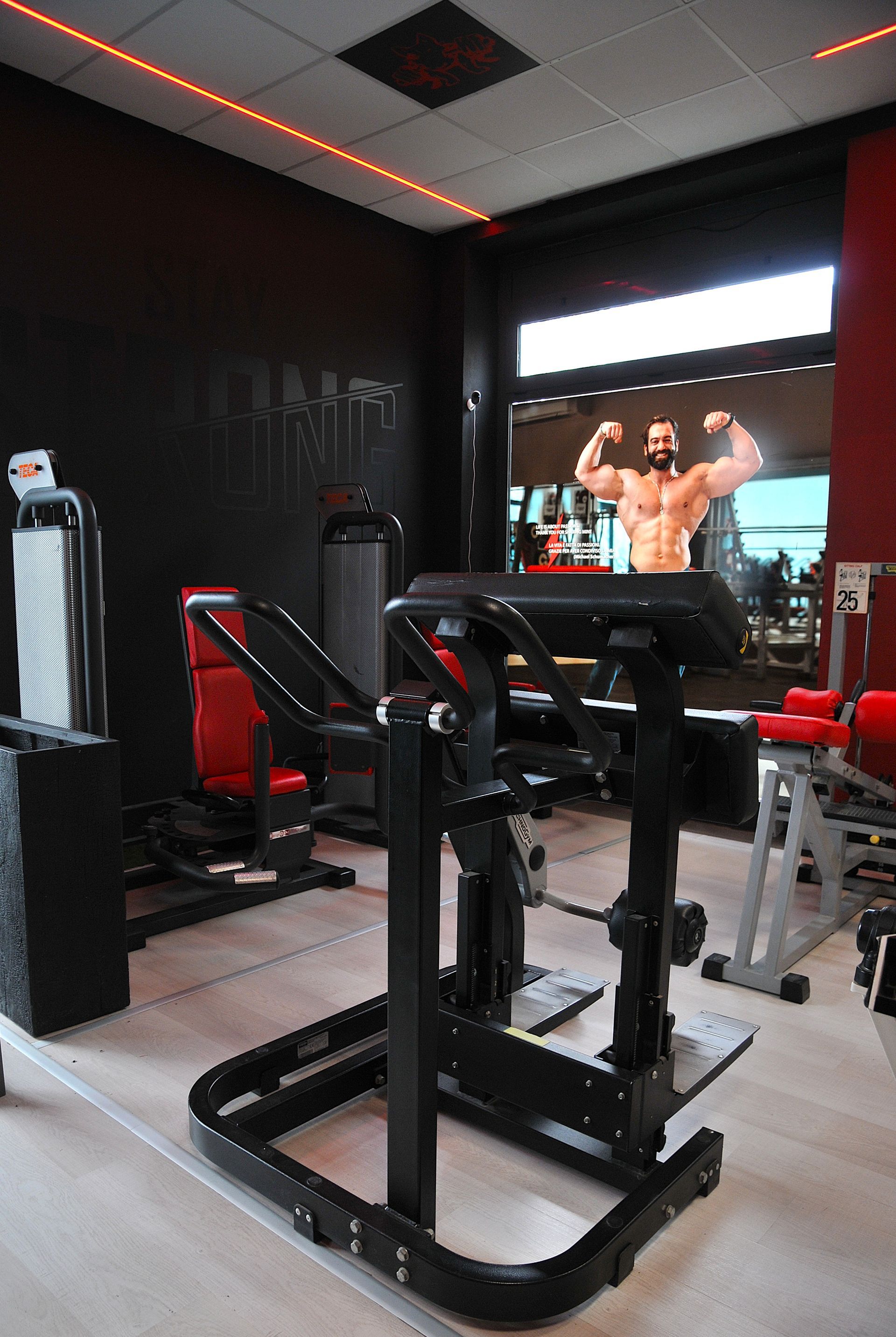 Sala attrezzi della palestra a Sassuolo.
