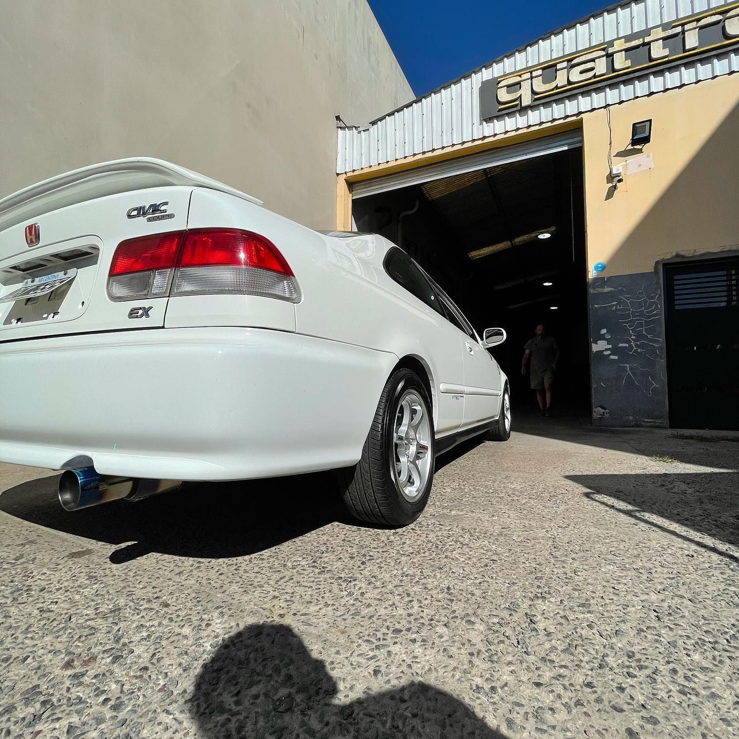 Auto blanco