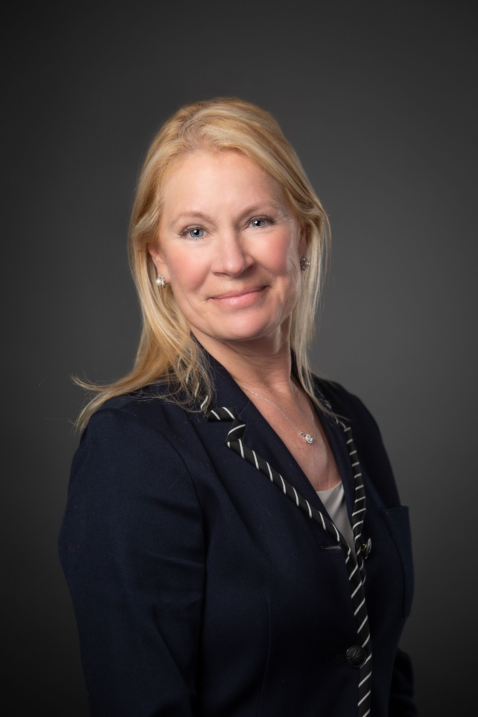Julie — St. Louis Park, MN — Hoyt Properties Inc. Julie — St. Louis Park, MN — Hoyt Properties Inc.