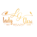 Un logotipo dorado para uñas y pestañas con brillo femenino.