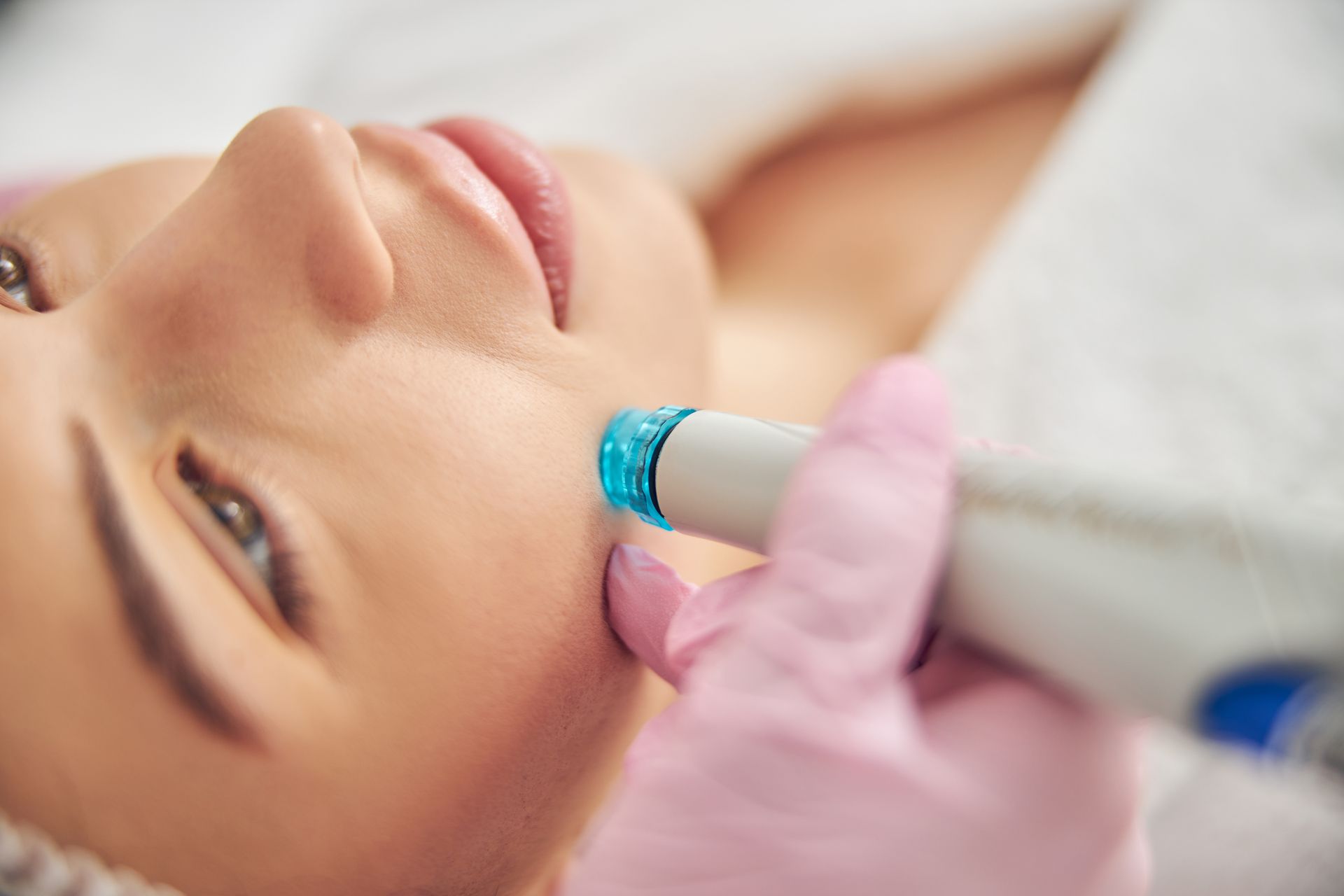 Hydrodermabrasion Facial CT