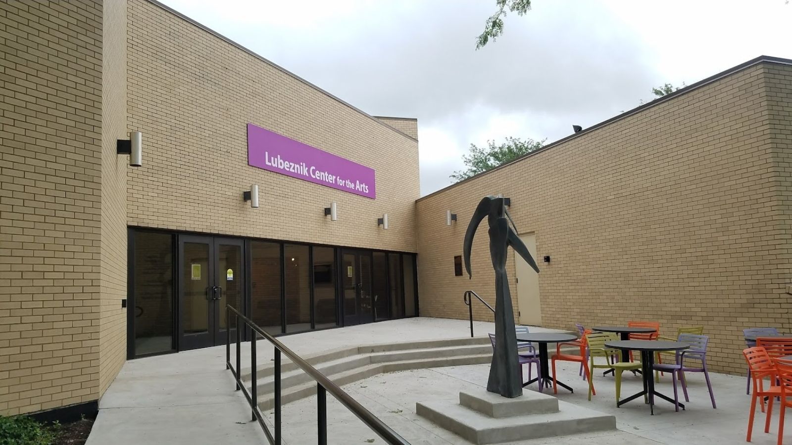 lubeznik-center-for-the-arts