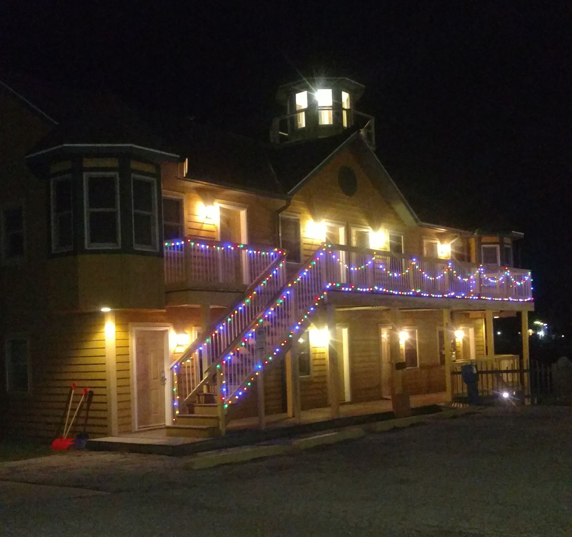 gold-house-at-night