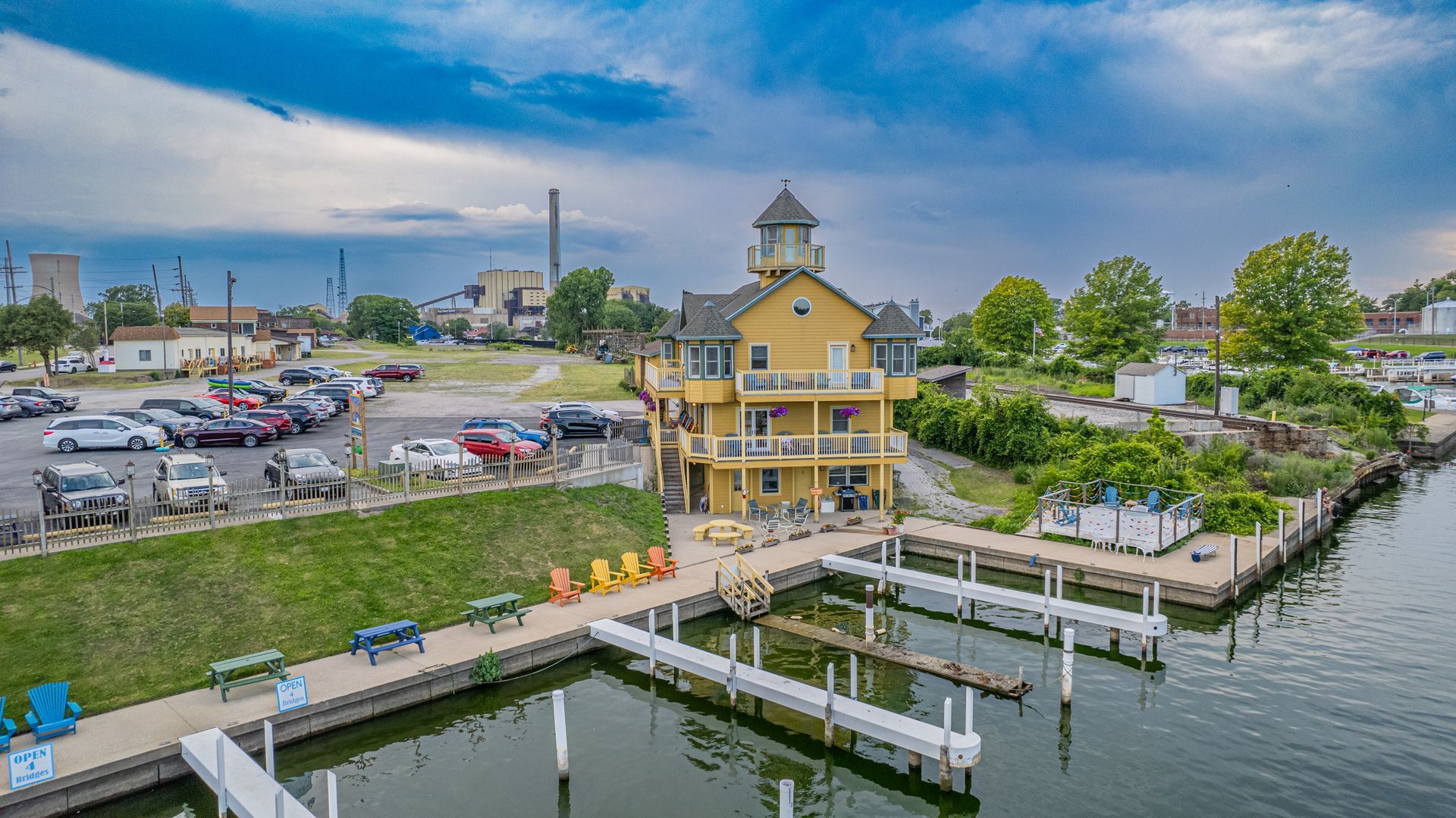 aerial-view-of-bridge-inn-and-dock