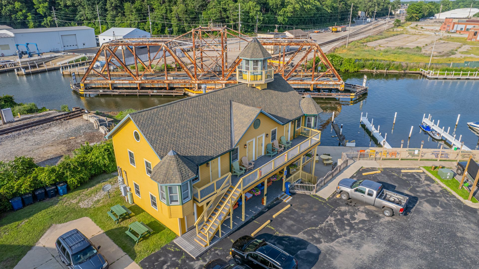 gold-house