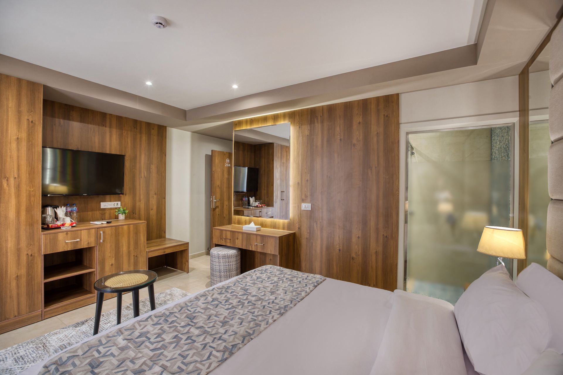 Luxurious room - pyramid view