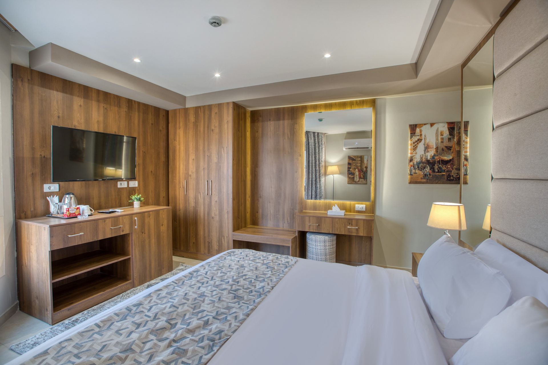 Luxurious room - pyramid view