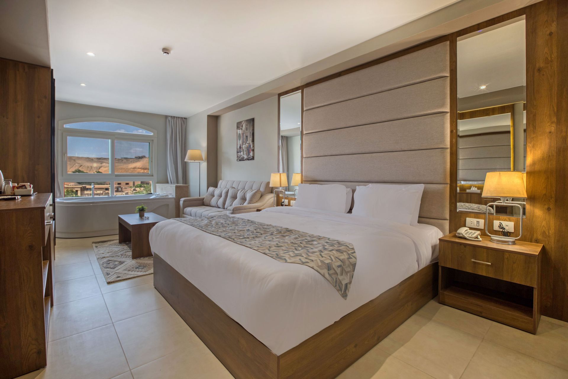 Luxurious room - pyramid view