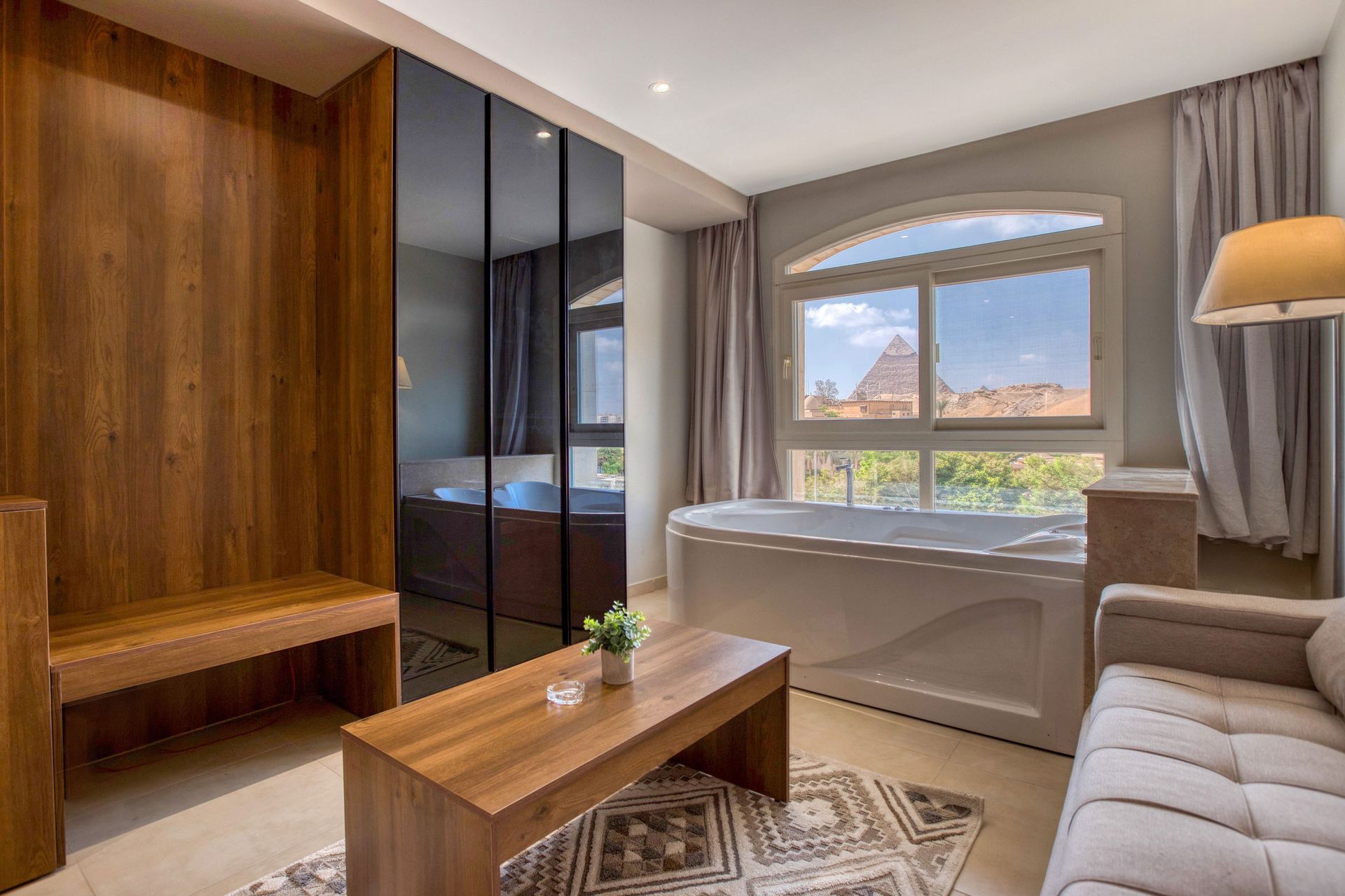 Luxurious room - pyramid view