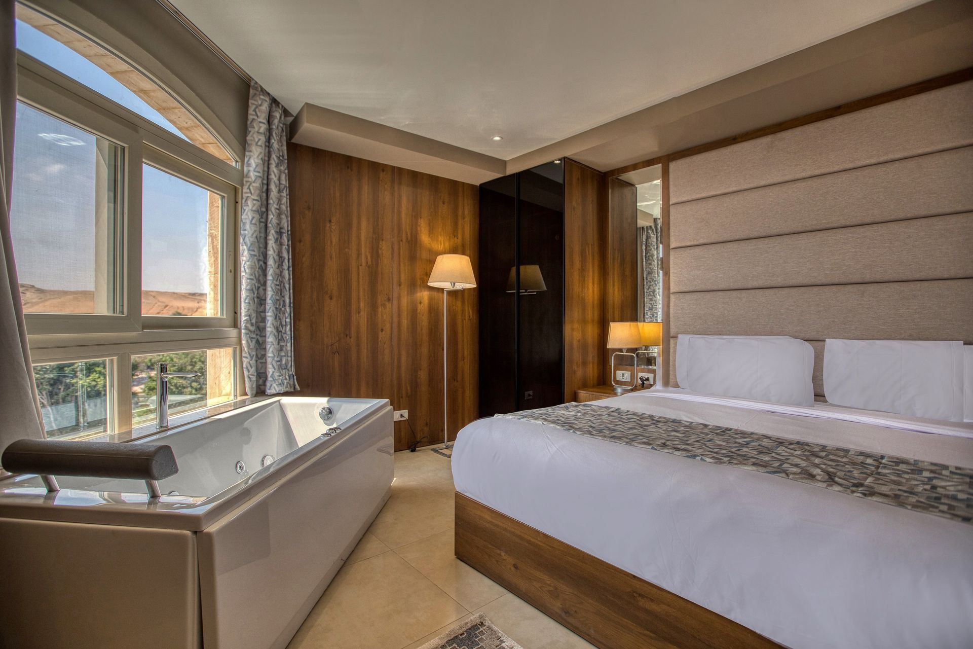 Luxurious room - pyramid view