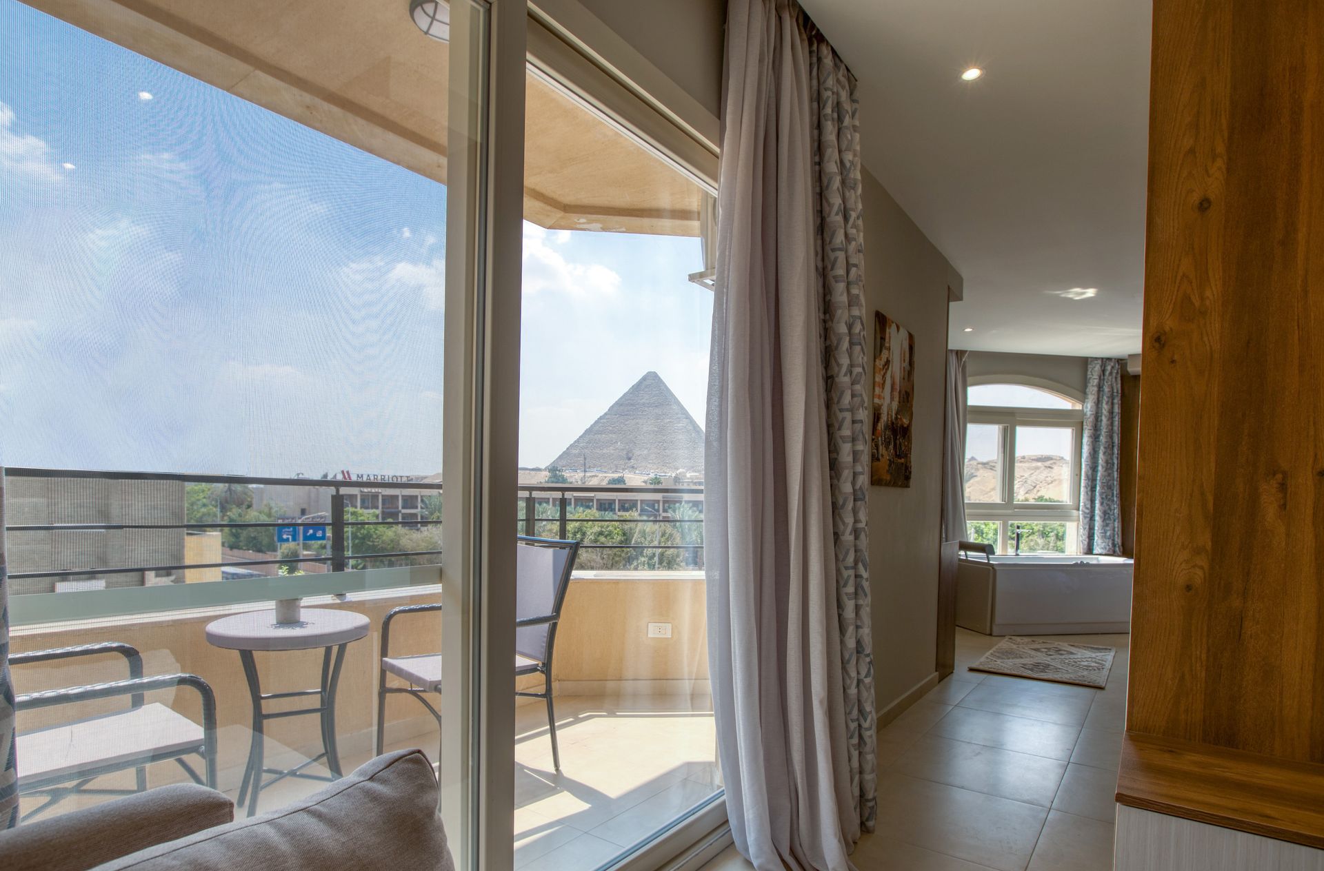 Luxurious room - pyramid view