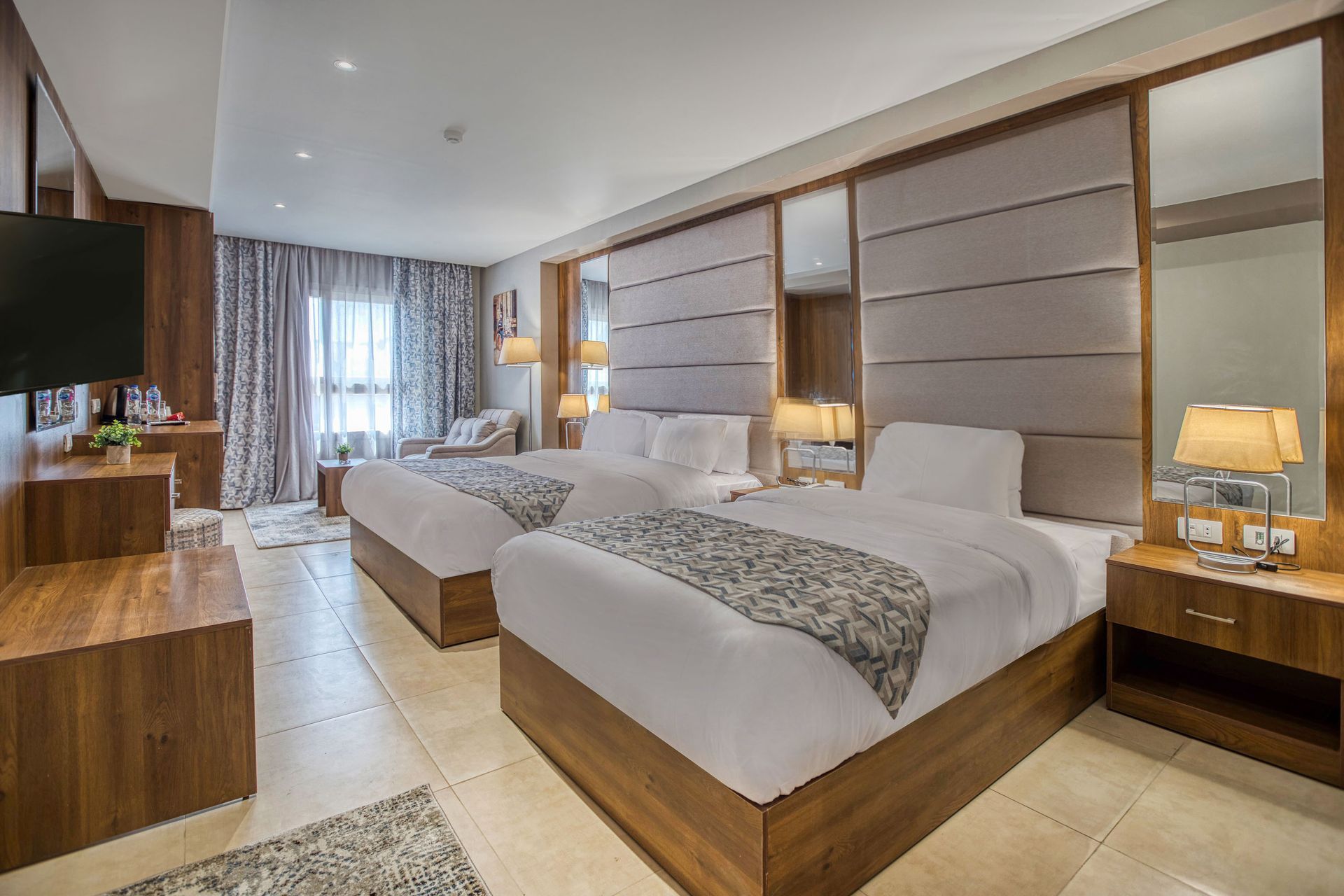 Luxurious room - pyramid view