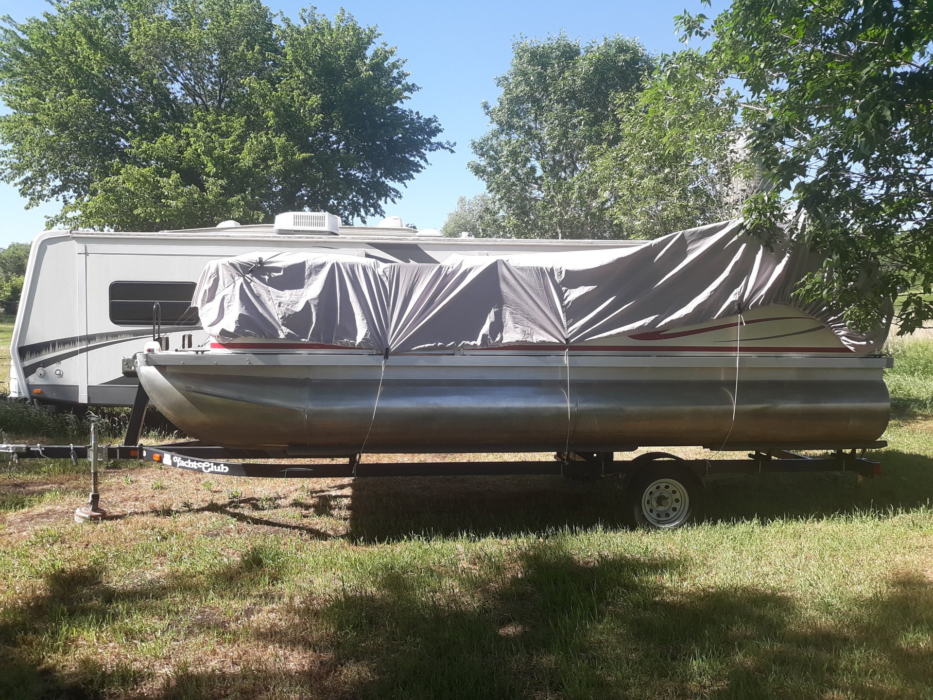 Lake Poinsett, South Dakota Pontoon Rental Boat, Fishing, Trailers, Campers
