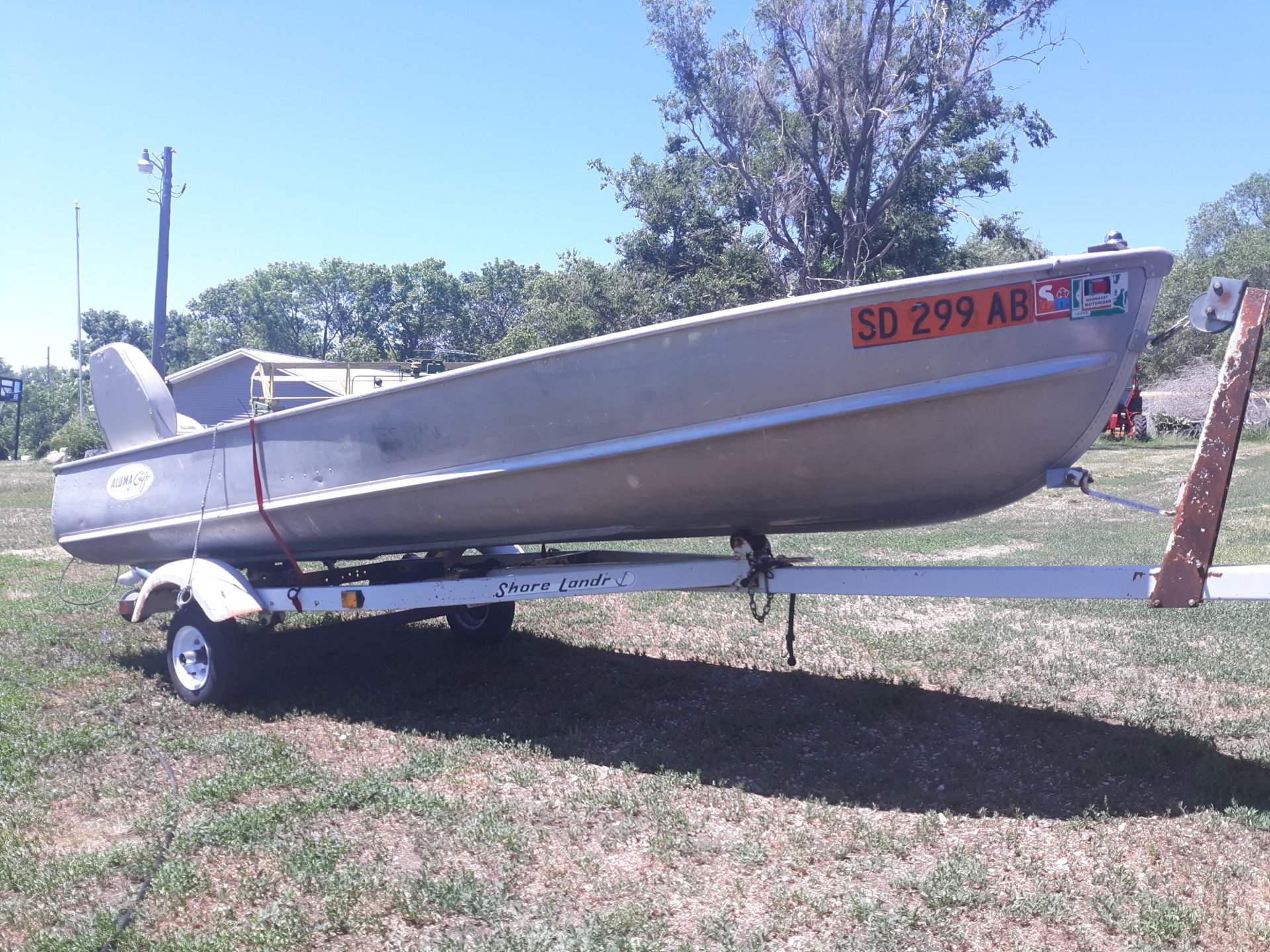 Lake Poinsett, South Dakota Pontoon Rental Boat, Fishing, Trailers, Campers