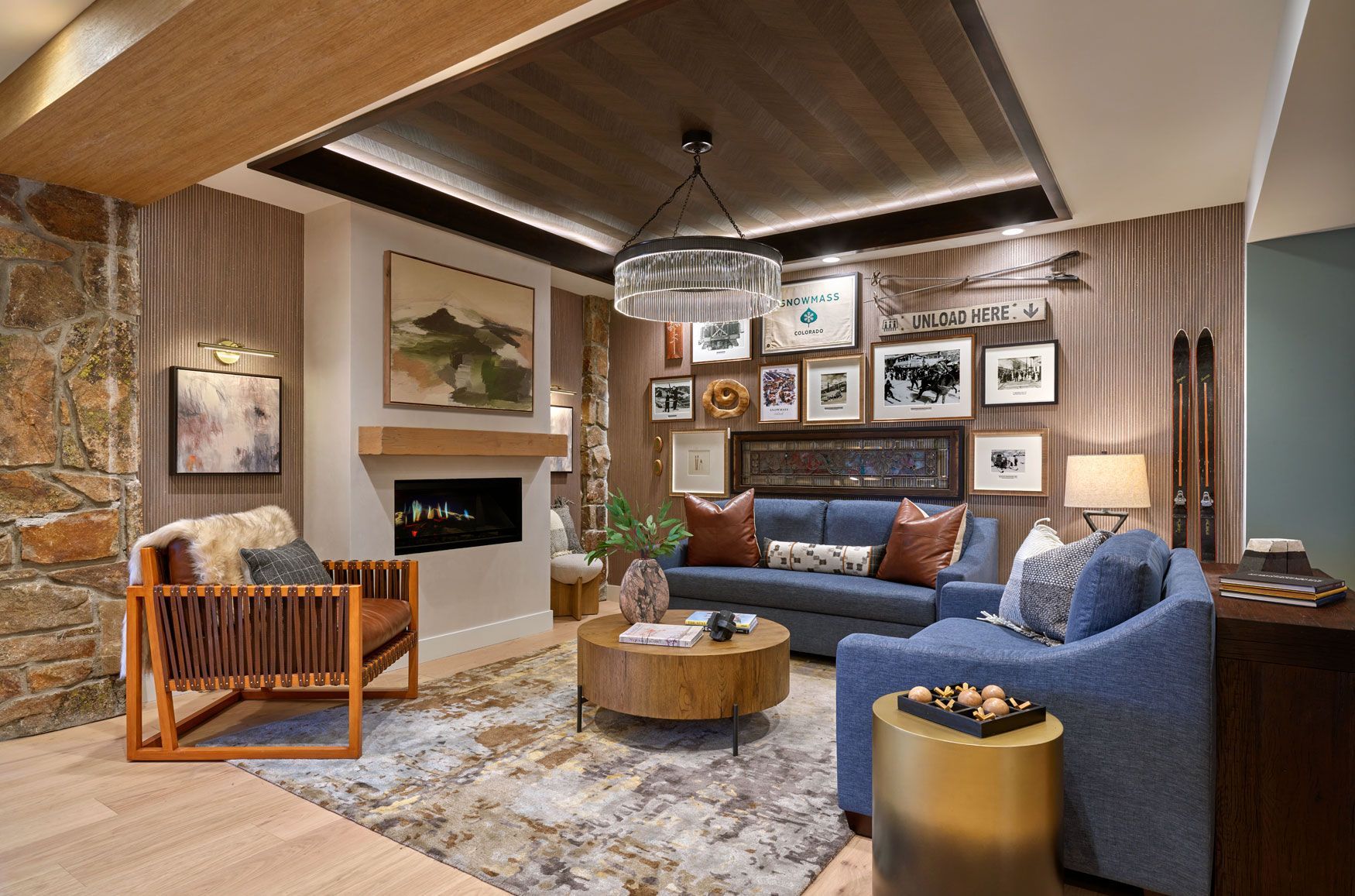 Hearth room lobby Stonebridge Inn Snowmass