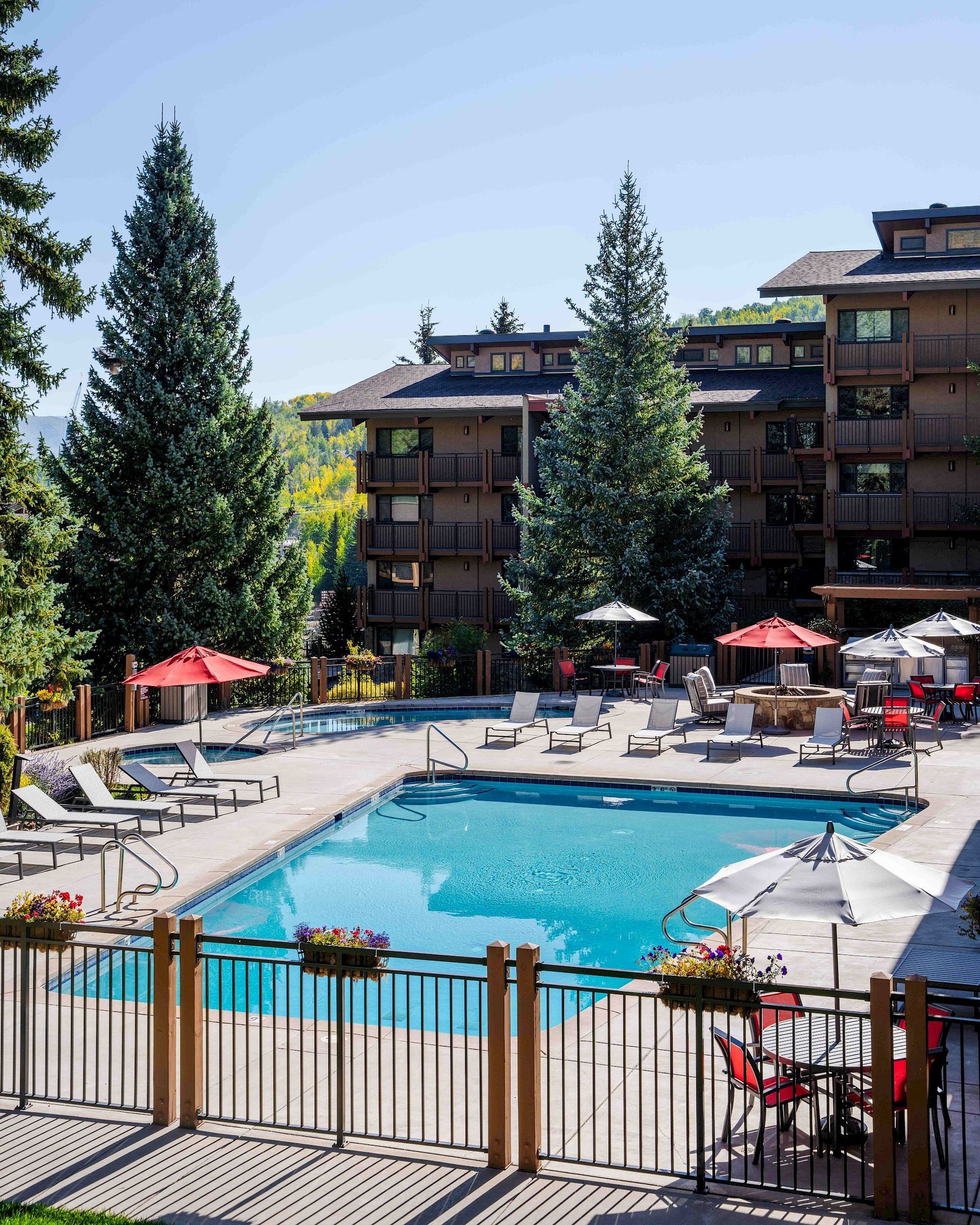 Stonebridge Inn Snowmass views