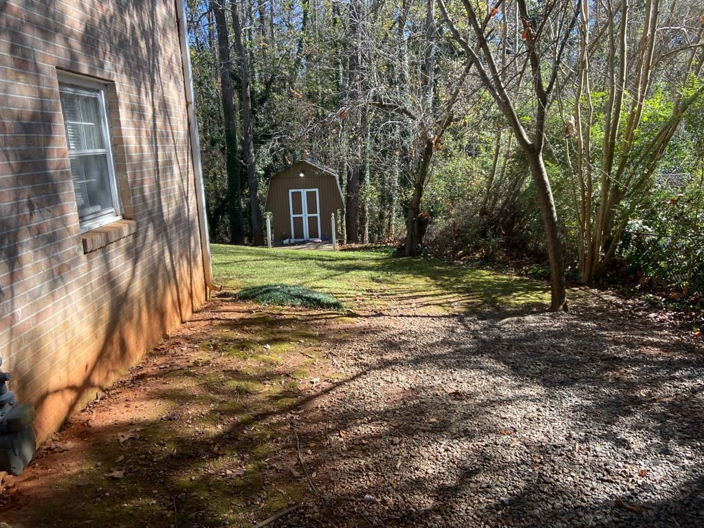 Leaf removal in Kennesaw GA
