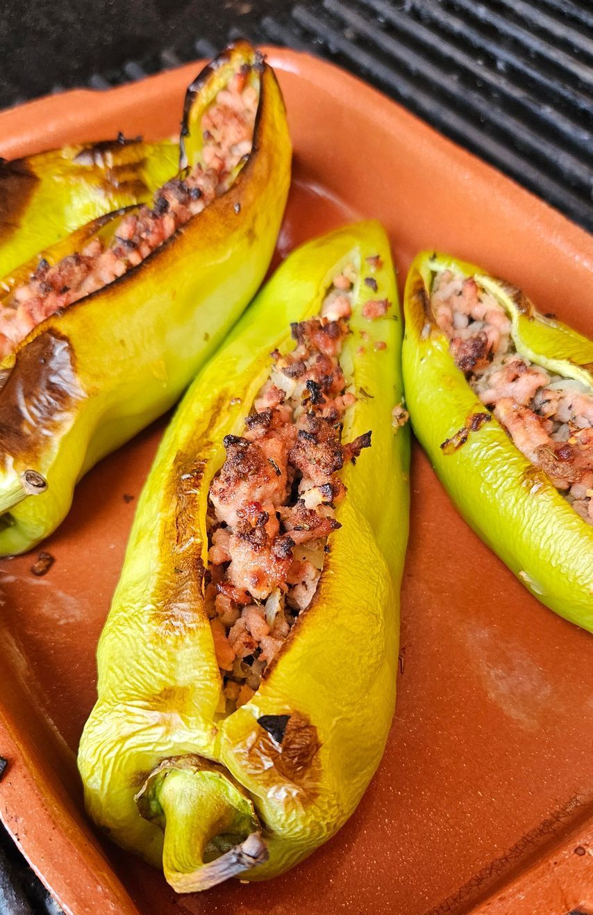 Gevulde puntpaprika met gehakt en yoghurt