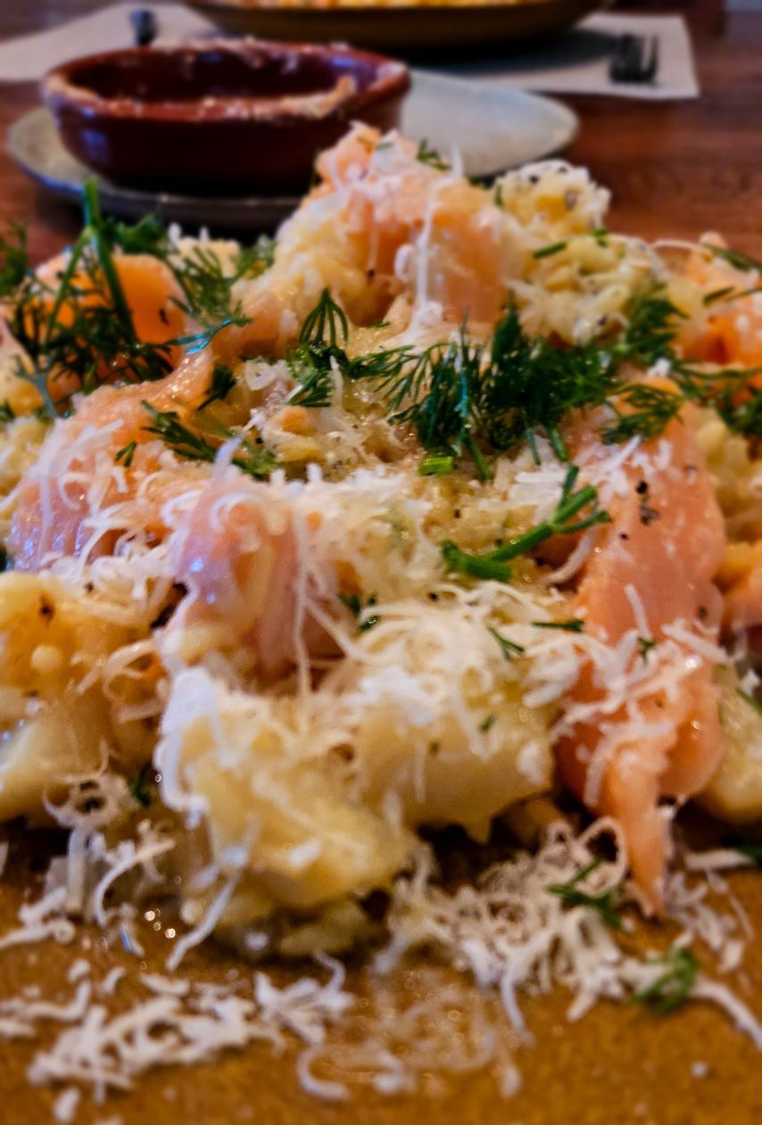 Risotto con aspergi salmone e zafferano