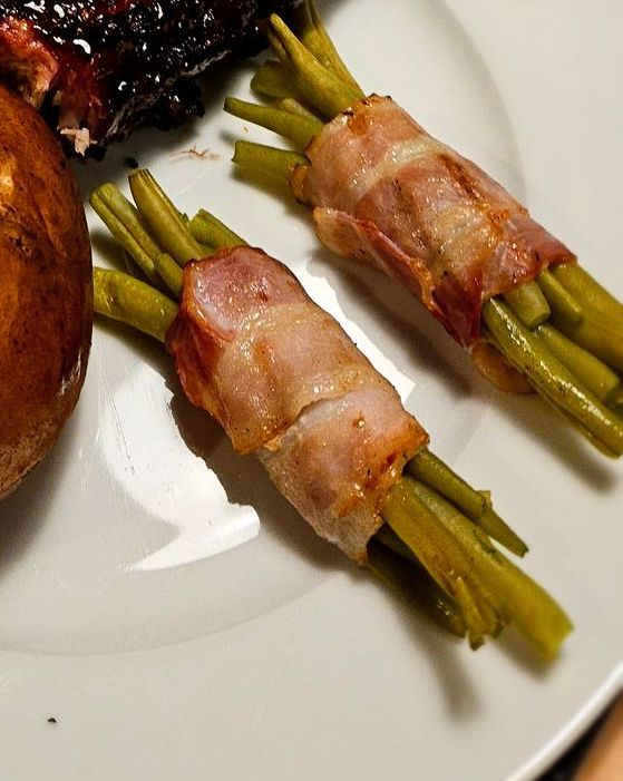 Spercieboonrolletjes met spek