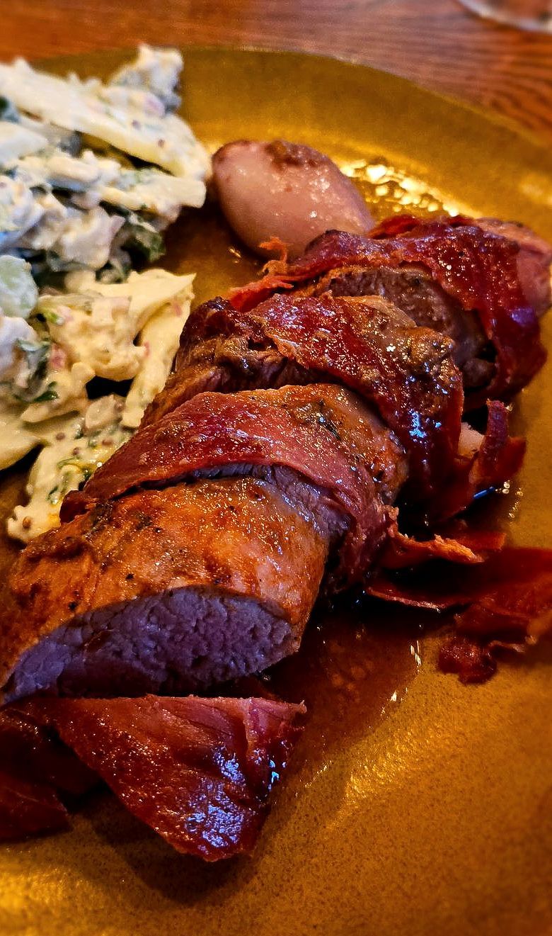 Iberico Varkenshaas met Serranoham en Sherrysaus