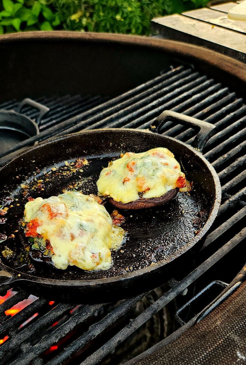Gegrilde en gevulde portobello