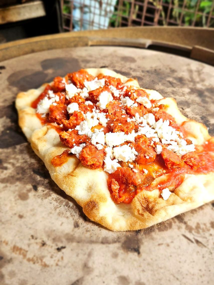 Pinsa met Merguez en Pittihe Harissa Pinsa met Merguez en Pittihe Harissa