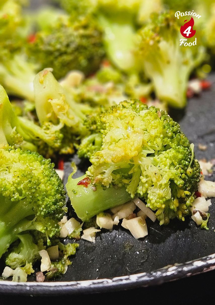 Brócoli con pimiento rojo y limón