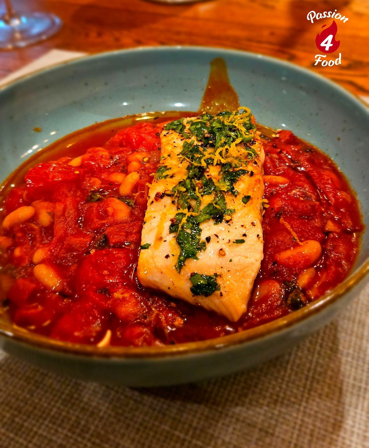 Witte bonen stoofpot met zalm en chorizo