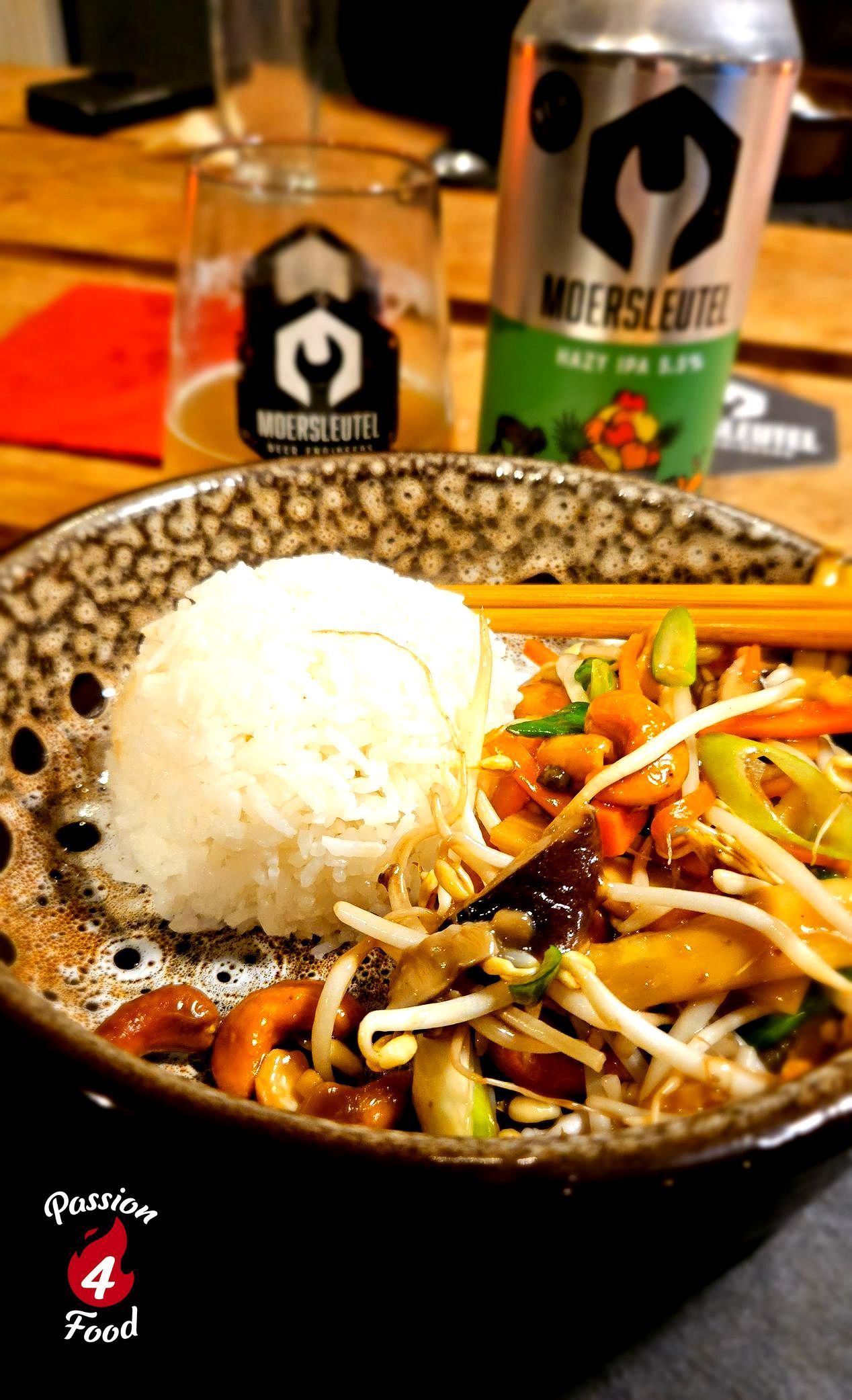 Chinese Wokschotel met Gemengde Groenten