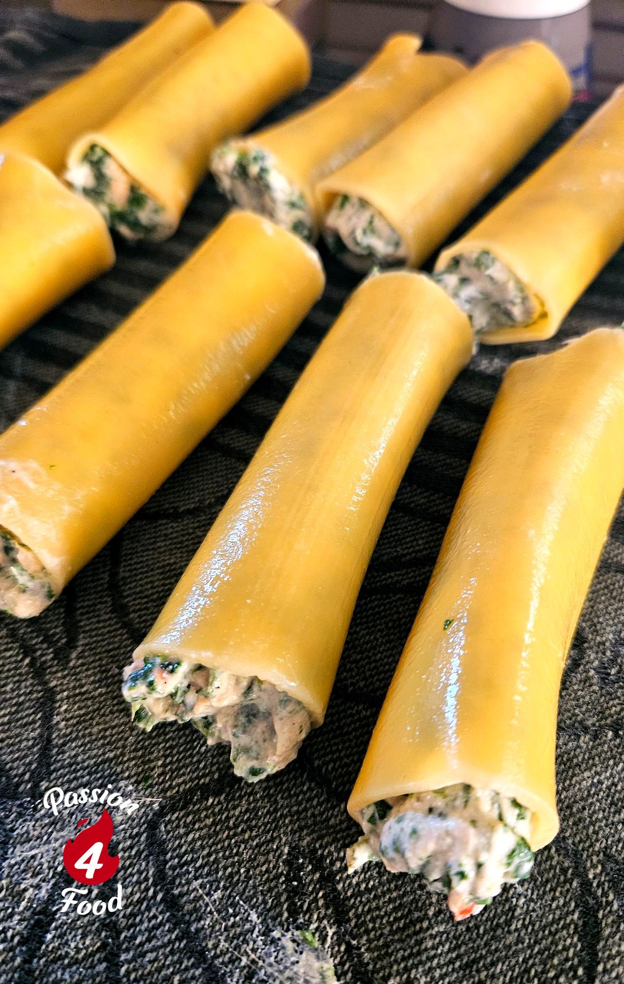 Caneneloni met zalm, ricotta en spina