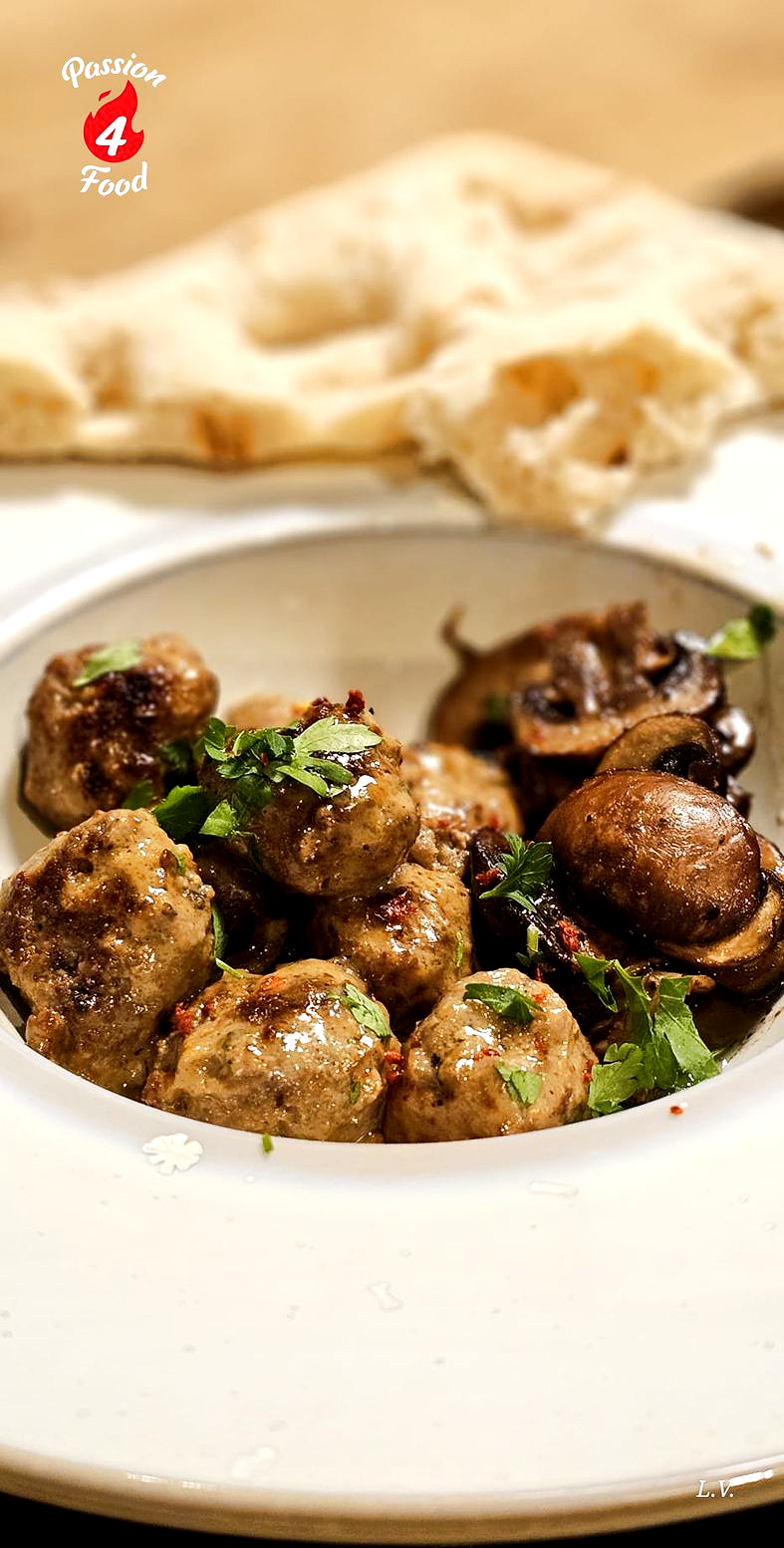 Gehaktballetjes in truffelroomsaus