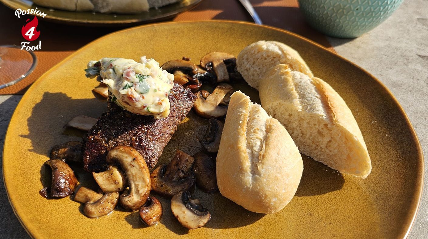 Hertenbiefstuk met champignons en spek-kruidenboter
