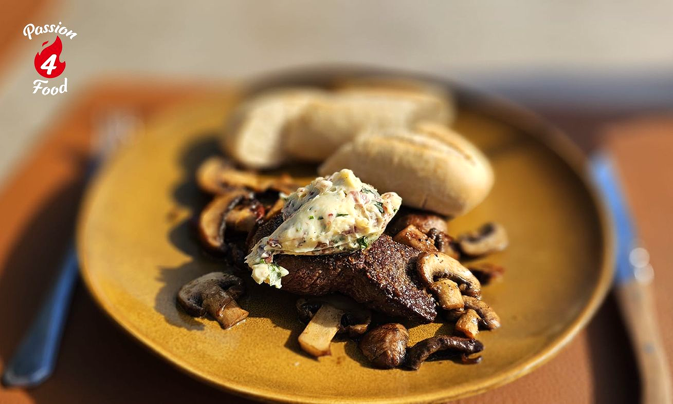 Hertenbiefstuk met champignons en spek-kruidenboter