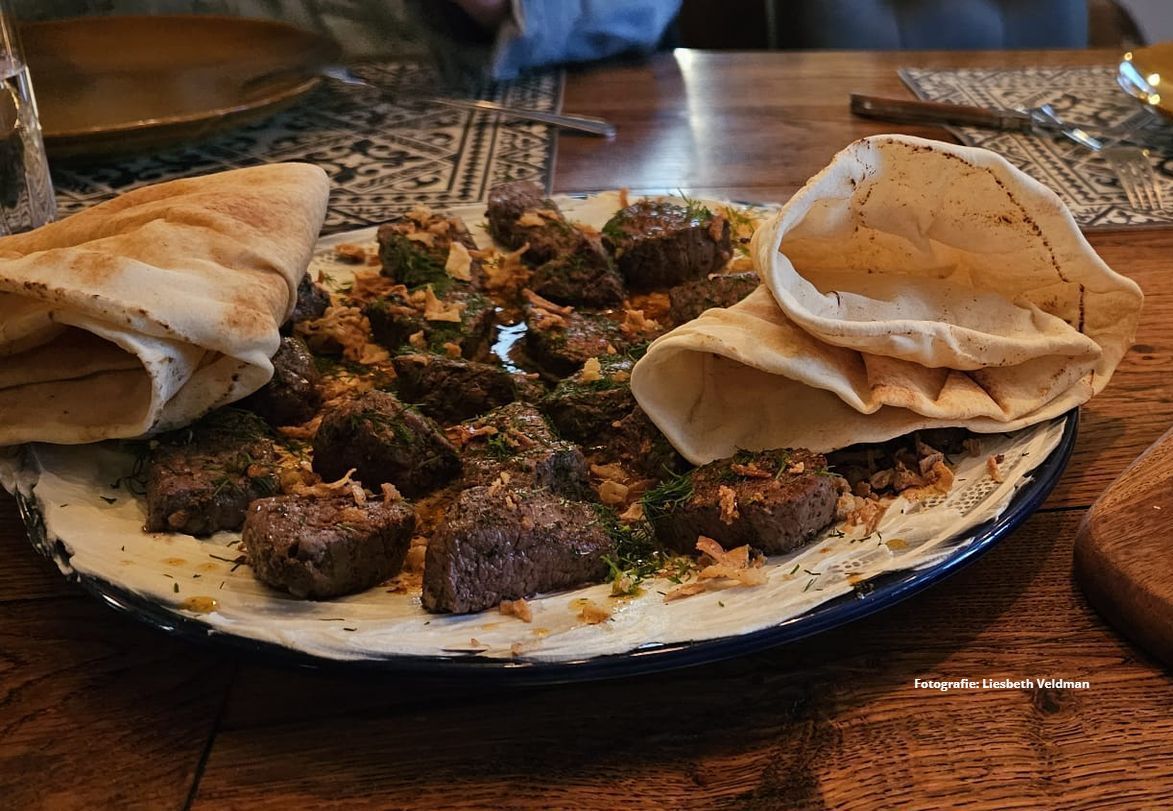 Gemarineerde biefstuk met labneh