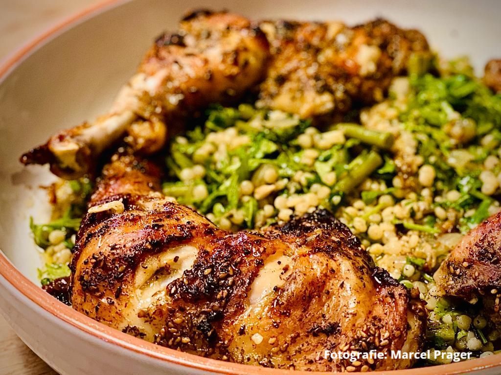 Maftoulsalade met Za'atarkip