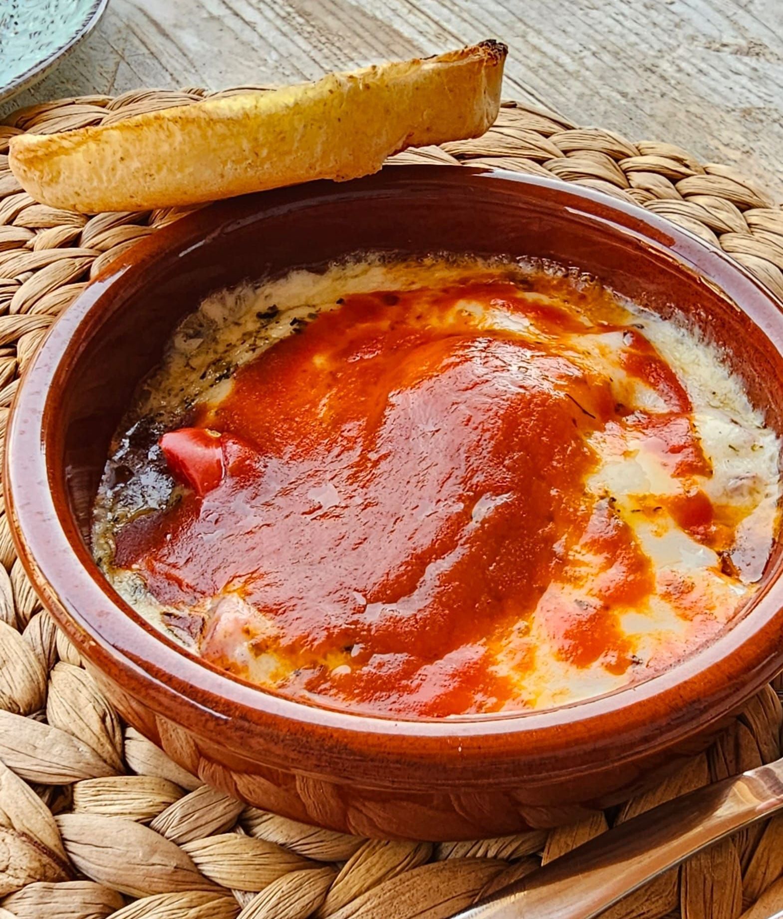 Provolone met tomatensaus