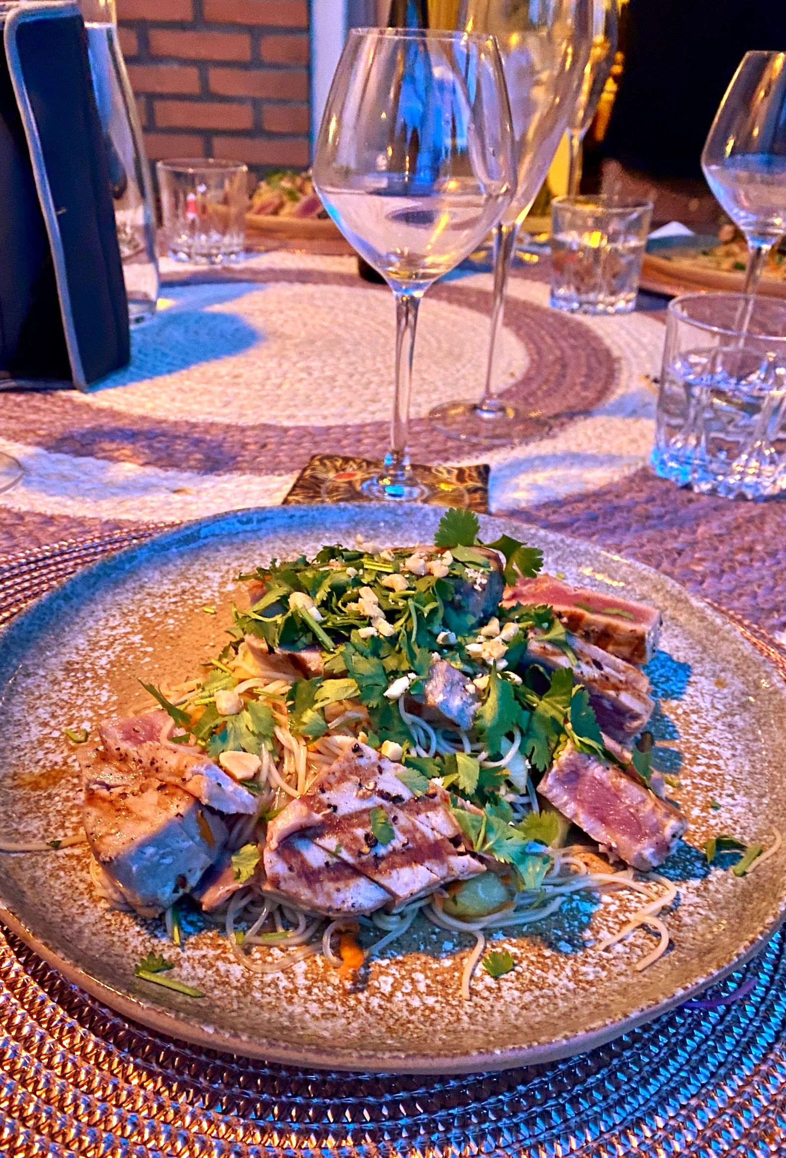 Tonijnsteak met Thaise Rijstnoedelsalade