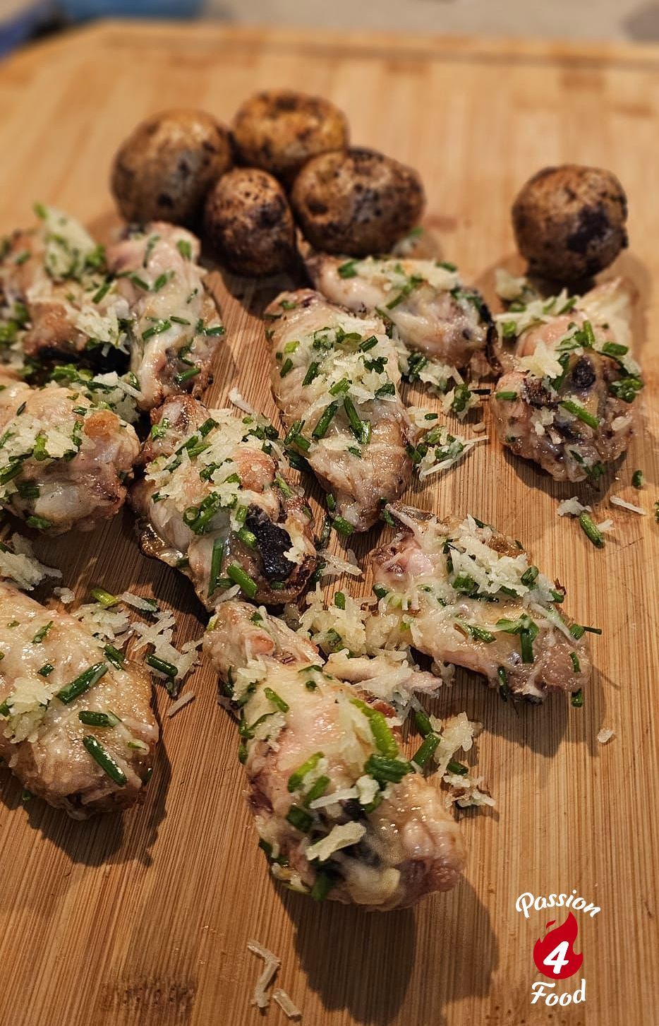 Garlic Chickenwings with Cheese Coating