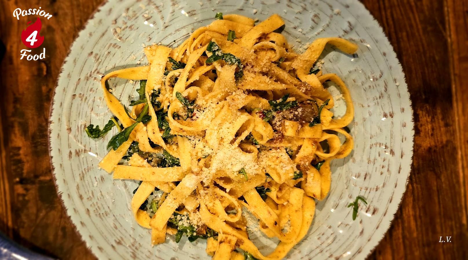 Tagliatelle con Acciughe Peperoncino Aglio e Rucola Tagliatelle con Acciughe Peperoncino Aglio e Rucola`