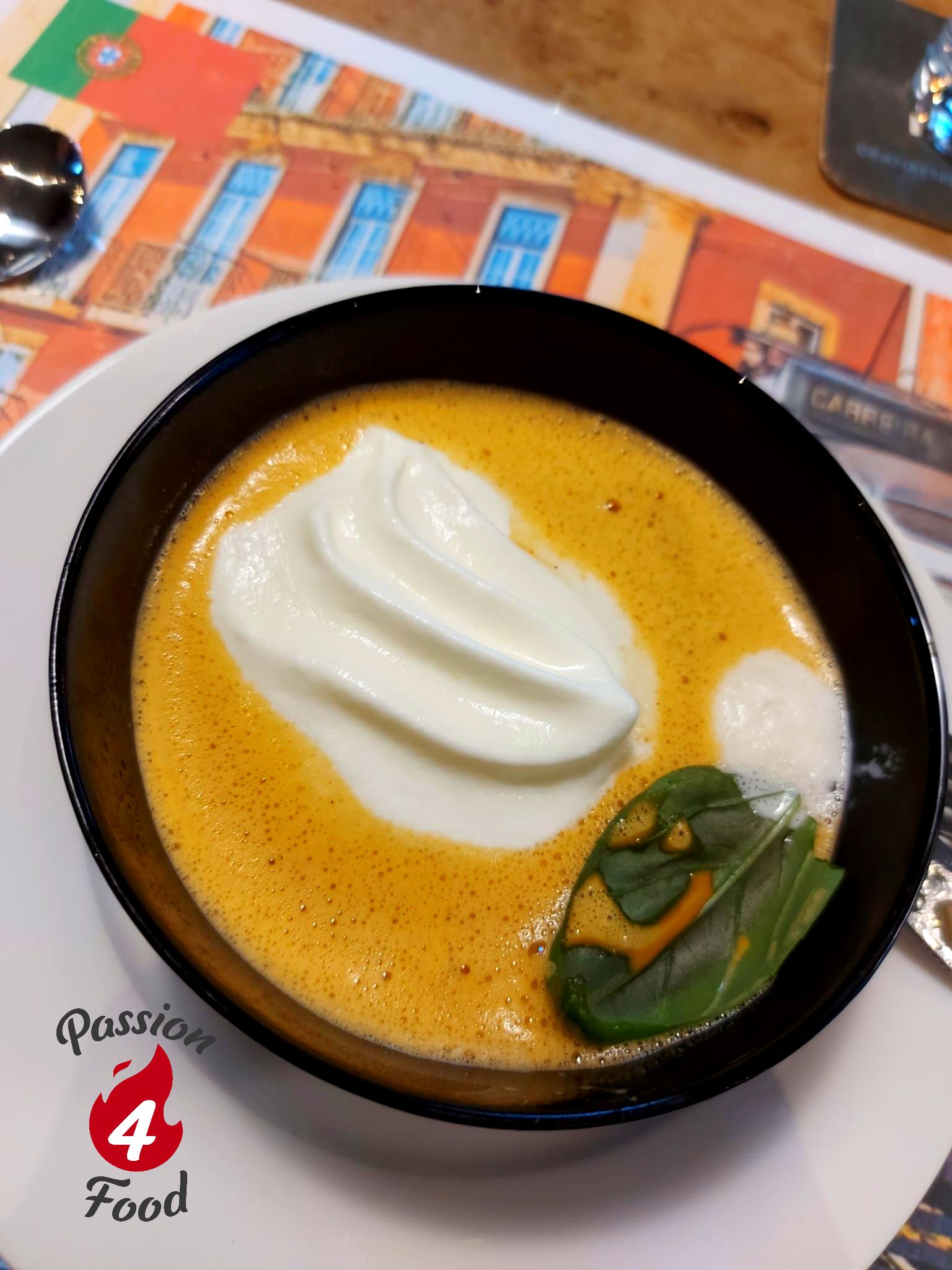Langoustine bisque met vanille en espresso